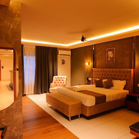 Hotel Classico International Kannangad Exteriér fotografie