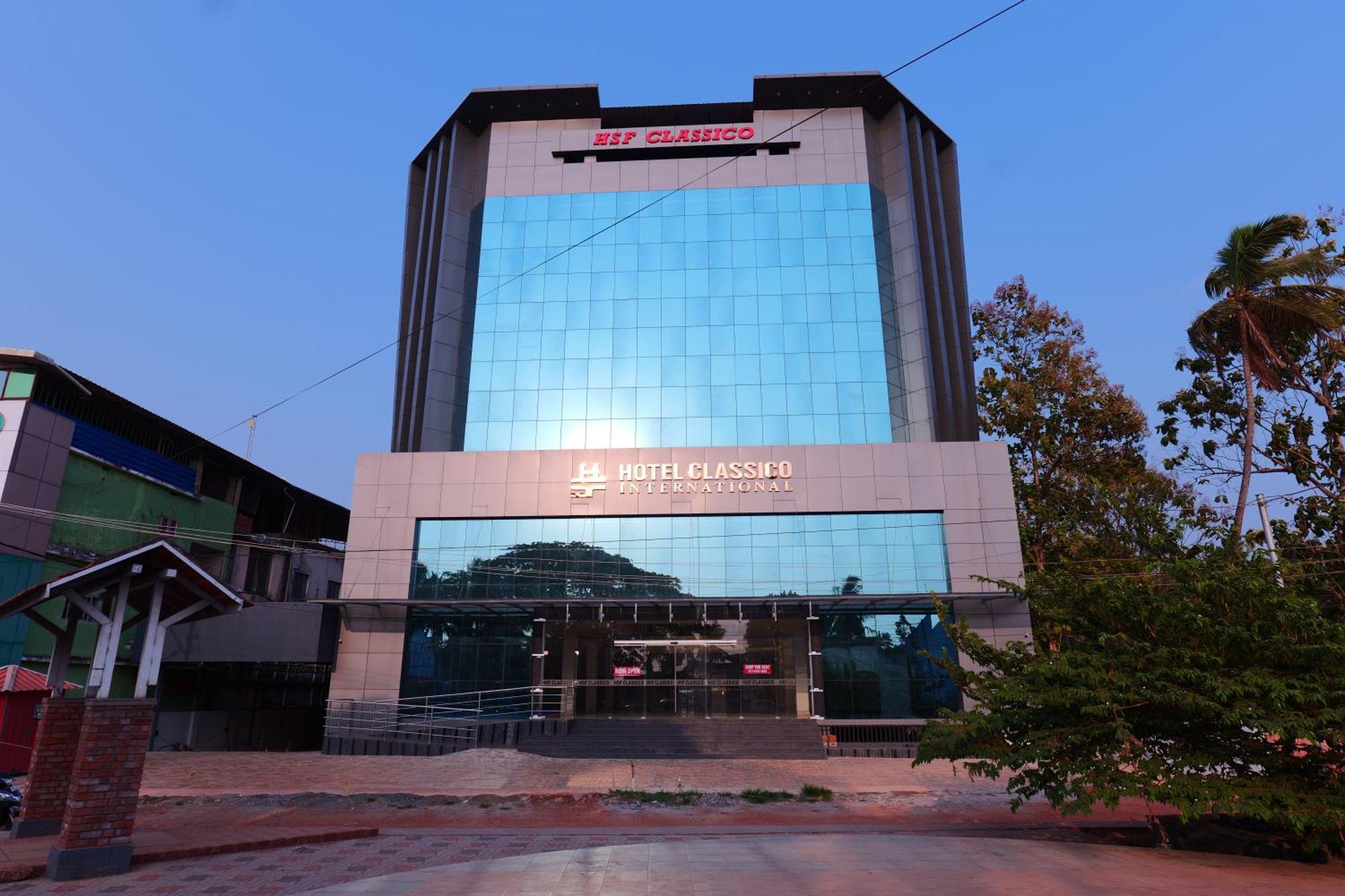 Hotel Classico International Kannangad Exteriér fotografie