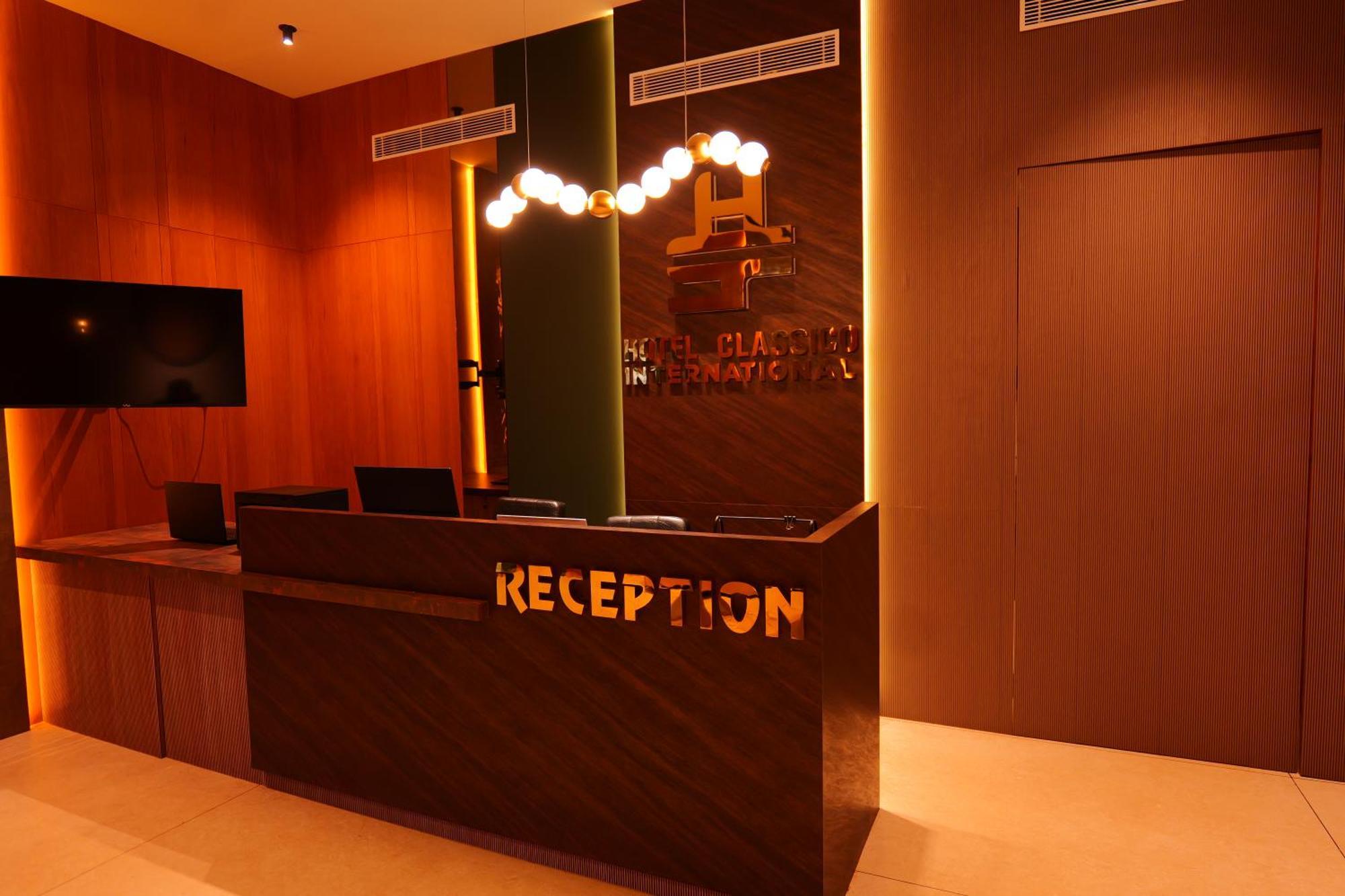 Hotel Classico International Kannangad Exteriér fotografie
