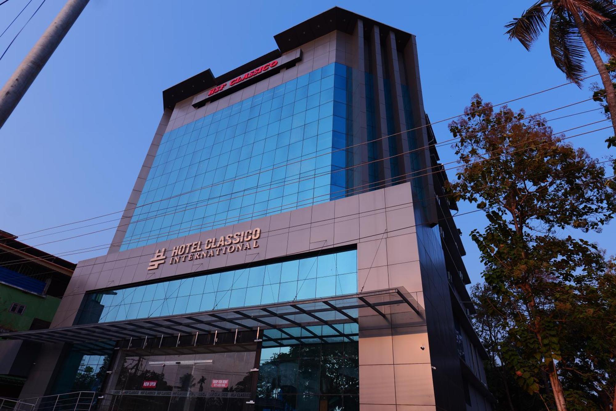 Hotel Classico International Kannangad Exteriér fotografie